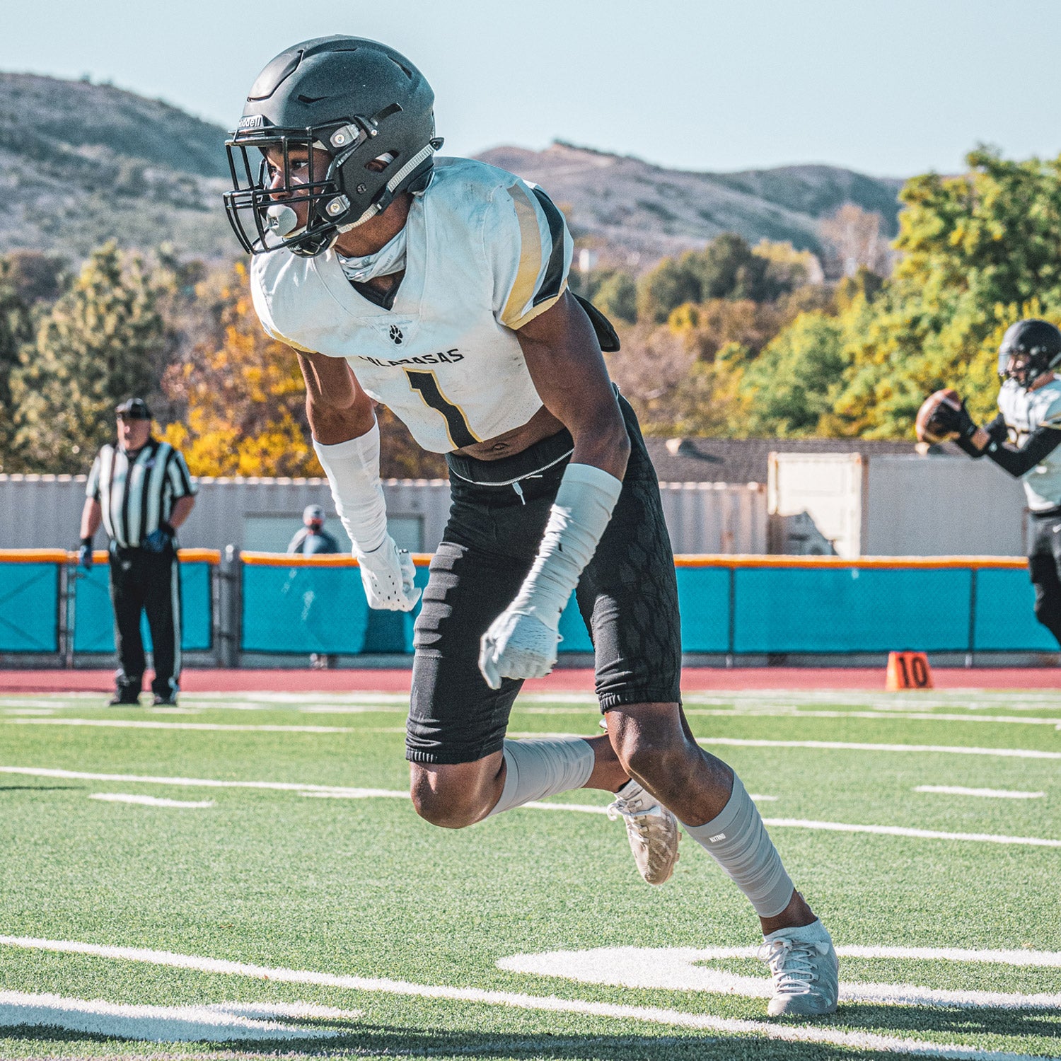 Scrunch Football Leg Sleeves Light Grey - Image 6